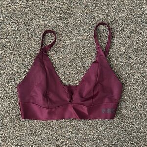 PINK Victoria's Secret Purple Bra with Adjustable Straps and Seamless Design